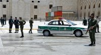 Tehranda qəzəbli etirazçılar polis maşınını belə aşırdı – ANBAAN VİDEO 
