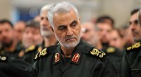 İranda general Qasım Süleymaninin banneri yandırıldı - VİDEO