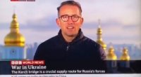 Kiyevdən canlı efirə çıxan BBC-nin müxbiri qorxusundan qaçdı - VİDEO