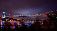 İstanbulun Boğaz körpüsü Azərbaycan bayrağının rənglərində - VİDEO 
