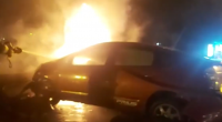 Bakıda “Toyota” markalı minik avtomobili yandı - VİDEO