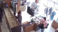İranda mağazaya silahlı basqın EDİLDİ – VİDEO  