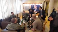 Rus kontingentinin nümayəndələri Yevlaxda görüşün bitməsini gözləyirlər - VİDEO