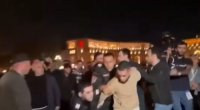 İrəvanda SON VƏZİYYƏT: Etirazçılarla polis arasında qarşıdurma davam edir - VİDEO 