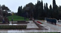 DSX-nın rəhbər heyəti Ümummilli Lider Heydər Əliyevin məzarını ziyarət edib - FOTO