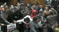 Meksika parlamentində dava düşdü - VİDEO