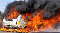 FHN: Şirvan qəzasında avtomobilin yanar hissələri alışıb