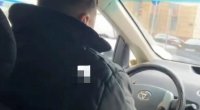 Taksi sürücüsü sükan arxasında yatdı – VİDEO 