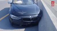 Kürdəmirdə “BMW” beton lövhəyə çırpıldı: Xəsarət alan var – FOTO  
