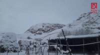 Baharın ilk günündə Xınalıq kəndinə 32 sm qar yağdı - FOTO/VİDEO
