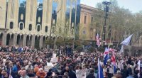 Gürcüstanda etirazçılar parlament binasına daxil olmağa çalışıblar - VİDEO 