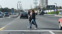 Avtomobilin qarşısına piyada çıxdı - QƏZA BAŞ VERDİ