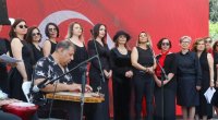 Kitab Festivalında türkiyəli yazarlar Azərbaycan mahnılarını İFA EDİBLƏR – FOTO/VİDEO
