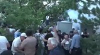 İrəvanda VƏZİYYƏT GƏRGİNDİR: Polis etirazçılara səs bombaları atır - VİDEO