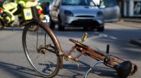 Lənkəranda minik avtomobili velosipedçini vurdu