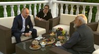 Putin hindistanlı nazirlə çay süfrəsi arxasında söhbət edib