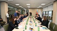 Belçikanın Baş naziri Bakı limanında – FOTO