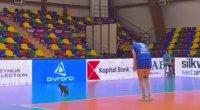 Voleybol matçında çağırılmamış “qonaq” – VİDEO