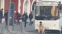 Avtobusu saxlayıb namaz qılan sürücü işdən qovulub