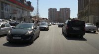Bakıda qoşa xətlərin silinməsi sürücülərin cərimələnməsinə səbəb olur – VİDEO