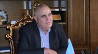 “Şərurlu İsfəndiyar” özünü Trampla MÜQAYİSƏ ETDİ: "O da oturub, alimlər işləyir" - VİDEO