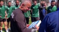 Futbolçuları Qurban Qurbanova yeni planşet aldı - VİDEO