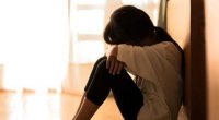 Ana 14 yaşlı qızını pul qarşılığında kişilərlə görüşdürür? - İDDİA