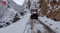 Qar Qubanın bu kəndinə gedən yolu da bağlayıb
