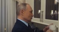 Putin mətbəxində qonaqlara qulluq etdi - VİDEO