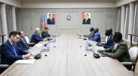 Baş nazir Seneqalın dövlət idarəçiliyi və dövlət xidmətlərində islahatlar naziri ilə görüşüb