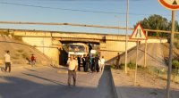 Şirvanda yük avtomobili KEÇİDƏ İLİŞDİ - Qatarların hərəkəti məhdudlaşdırıldı – FOTO