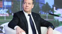 Medvedev: “Tramp yenə də sevimli yelləncəklərində yellənir”