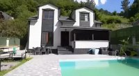 Tanınmış aparıcının təbiət qoynundakı villası nümayiş olundu - FOTO