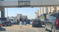 Bakıda dəhşət: Yük avtomobili piyada körpüsünə çırpıldı: Yaralı var - FOTO