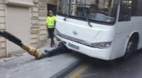 Sumqayıtda sərnişin avtobusu işıq dirəyinə çırpıldı - Yaralılar var