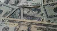 Dollar qonşu ölkədə bir gecədə BAHALAŞDI