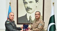 Pakistanın Quru Qoşunları komandanına Azərbaycanın hərbi medalı təqdim edildi - FOTO