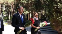 İsrailin Azərbaycandakı yeni səfiri Fəxri və Şəhidlər xiyabanlarını ZİYARƏT ETDİ - FOTO