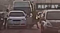 Bakıda moped sürücüsü yolun ortasında sürücünü döydü – ANBAAN VİDEO