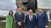 İsrail səfiri Albert Aqarunovun abidəsini ziyarət etdi – FOTO