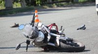 Motosiklet daş lövhəyə çırpıldı - Sürücü öldü