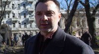 Arestoviçdən Rusiyanın onu beynəlxalq axtarışa verməsi qərarına REAKSİYA