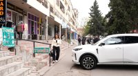 Səkidə maşın saxlayanların NƏZƏRİNƏ! - VİDEO