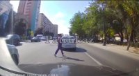 Bakıda motosikletçi piyadanı vurdu – ANBAAN VİDEO