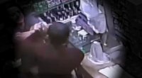 Bakıda qadın satıcı marketə girən oğru ilə əlbəyaxa oldu - Video
