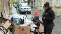 Dörd gündür küçədə gecələyən ailə aidiyyəti ünvana YERLƏŞDİRİLDİ