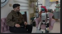 Gözəllik salonunda çalışan robot görənləri təəccübləndirdi – VİDEO