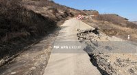 Şamaxı&ndash;Qonaqkənd avtomobil yolunda torpaq sürüşməsi - FOTO