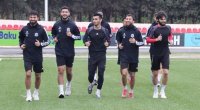 &ldquo;Karvan-Yevlax&rdquo; üç futbolçu ilə YOLLARINI AYIRDI