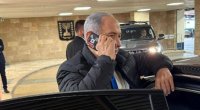 Netanyahu qapalı kameralı telefondan istifadə edir &ndash; FOTO